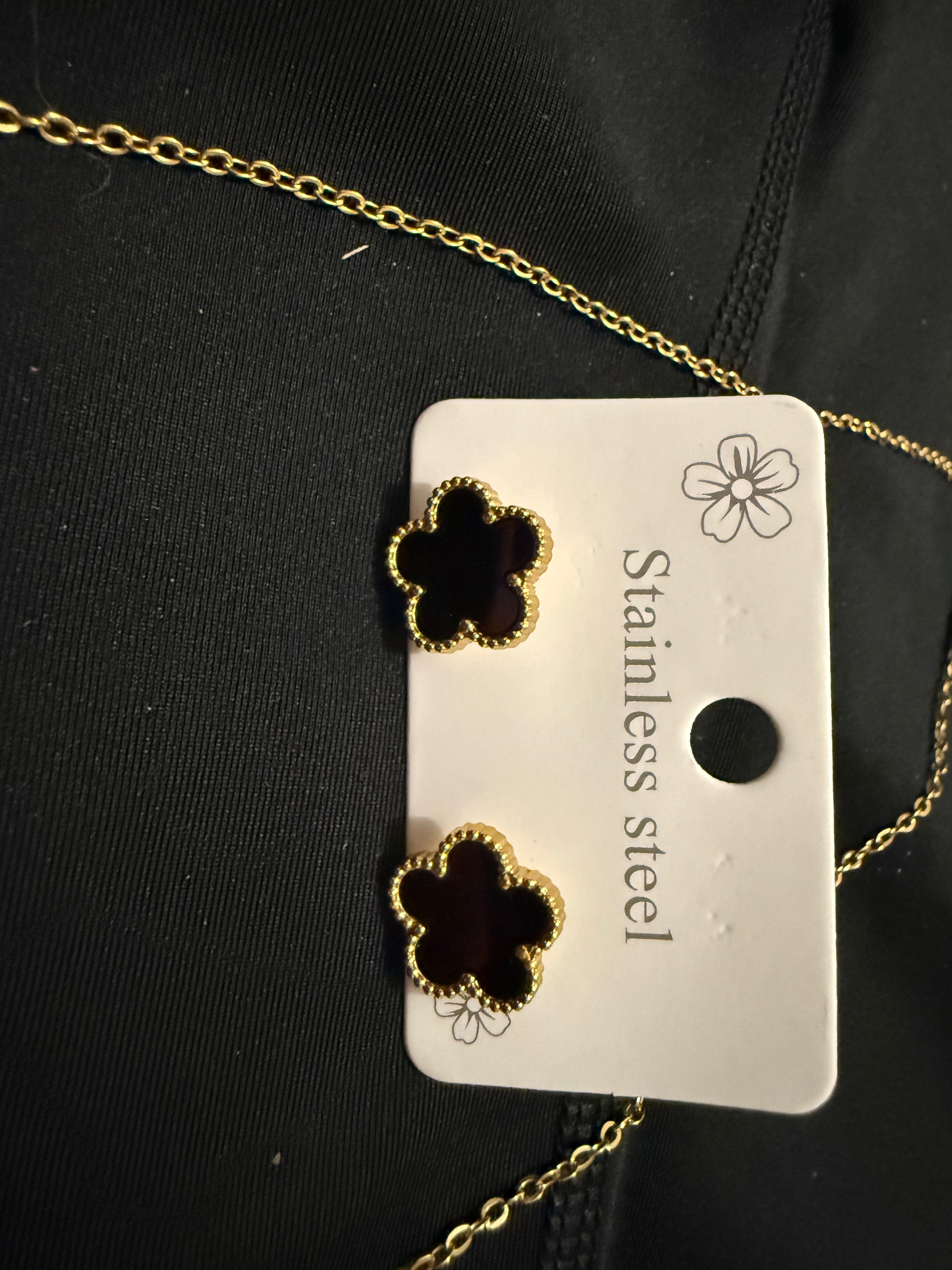 ensemble chaine et boucle d'oreille