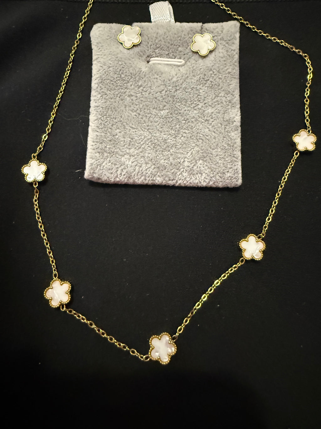 ensemble collier et boucle d'oreille