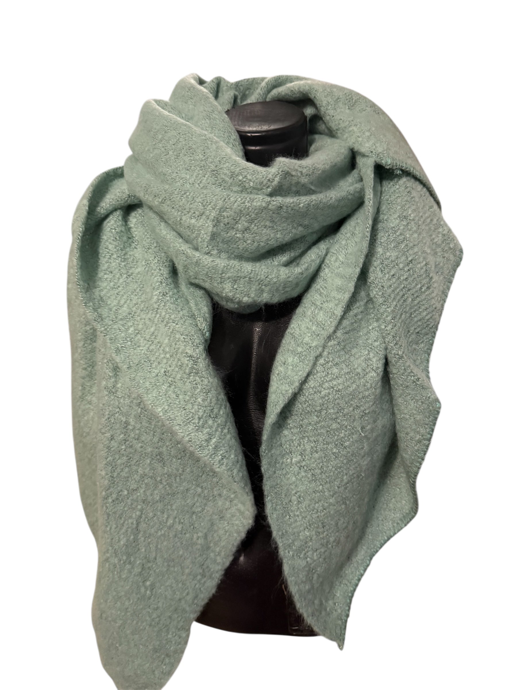 Écharpes unies à bout en pointe