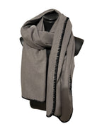 Echarpes unies avec bordures apparentes