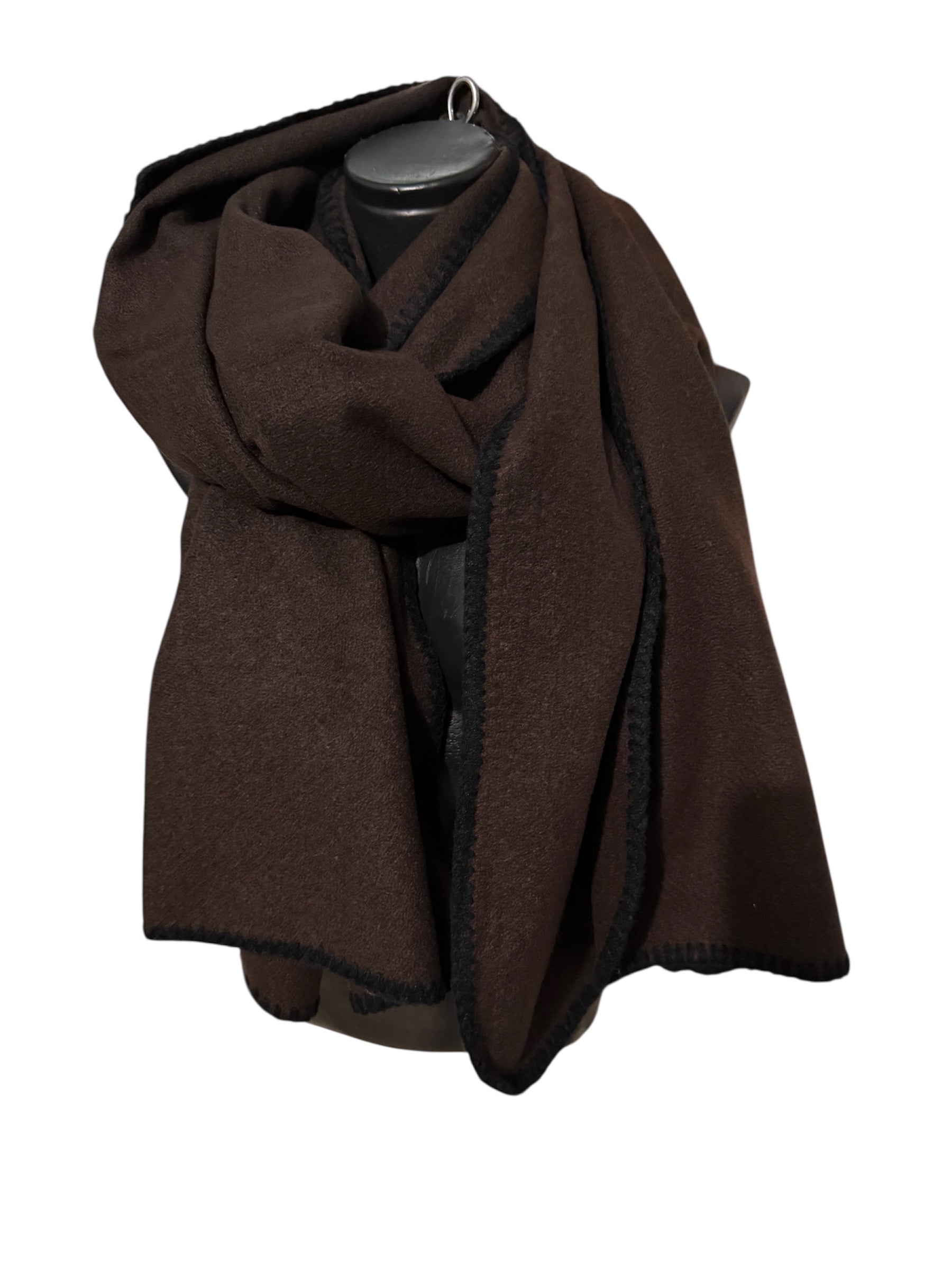 Echarpes unies avec bordures apparentes