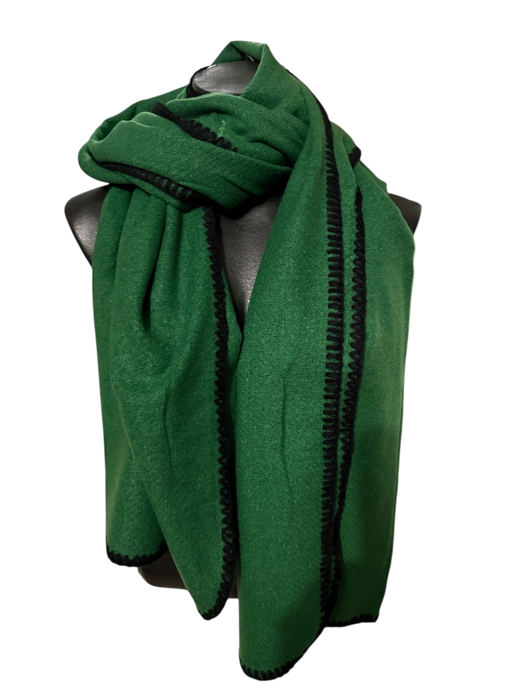 Echarpes unies avec bordures apparentes