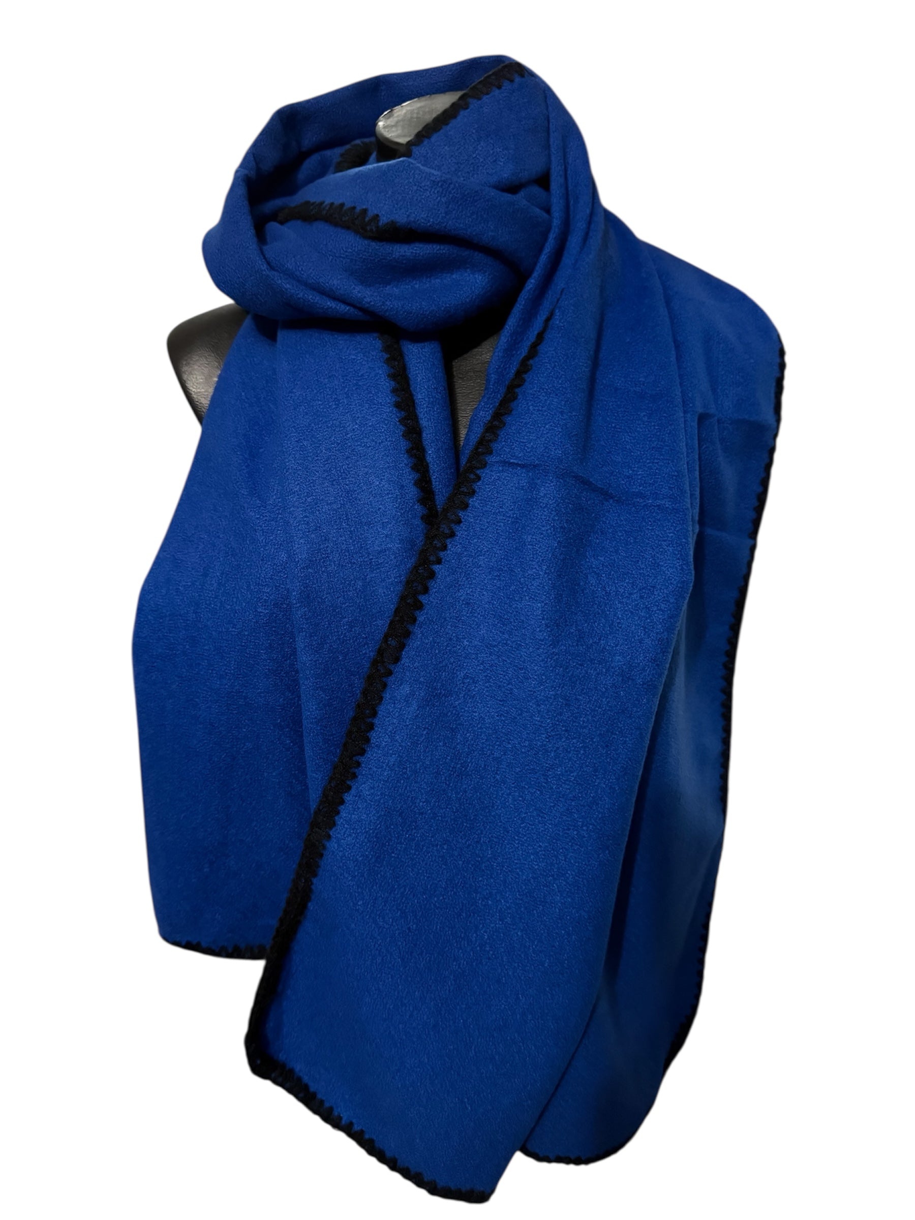 Echarpes unies avec bordures apparentes